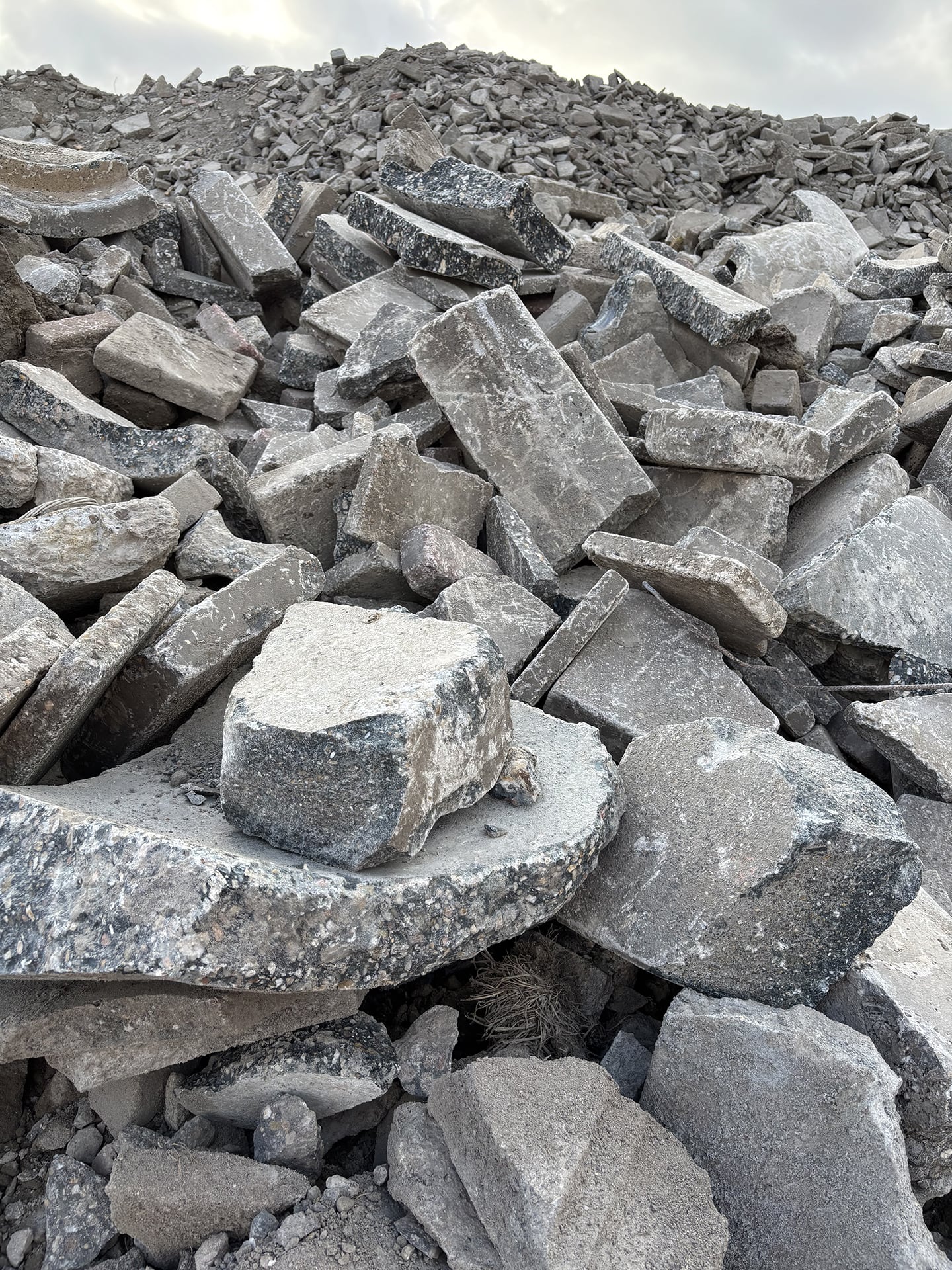Beton puin aanleveren